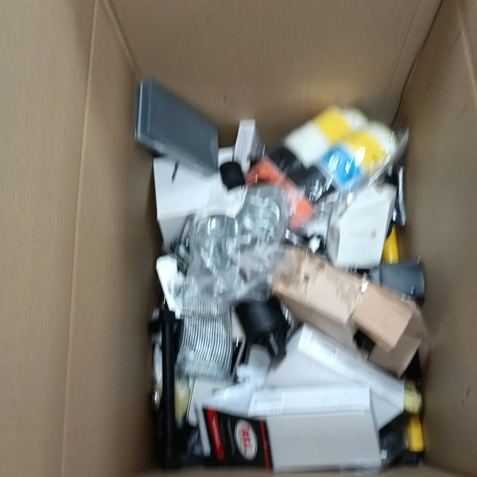 BOX OF ASSORTED AUTOMOTIVE ITEMS INCLUDING SINGLE SPEED CHAIN , KARTING TYRE AND CIGARETTE LIGHTER