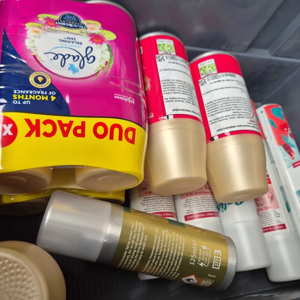 APPROXIMATELY 15 ASSORTED AEROSOLS TO INCLUDE AIR FRESHNER , DRY SHAMPOO AND HAIR COLOR SPRAY