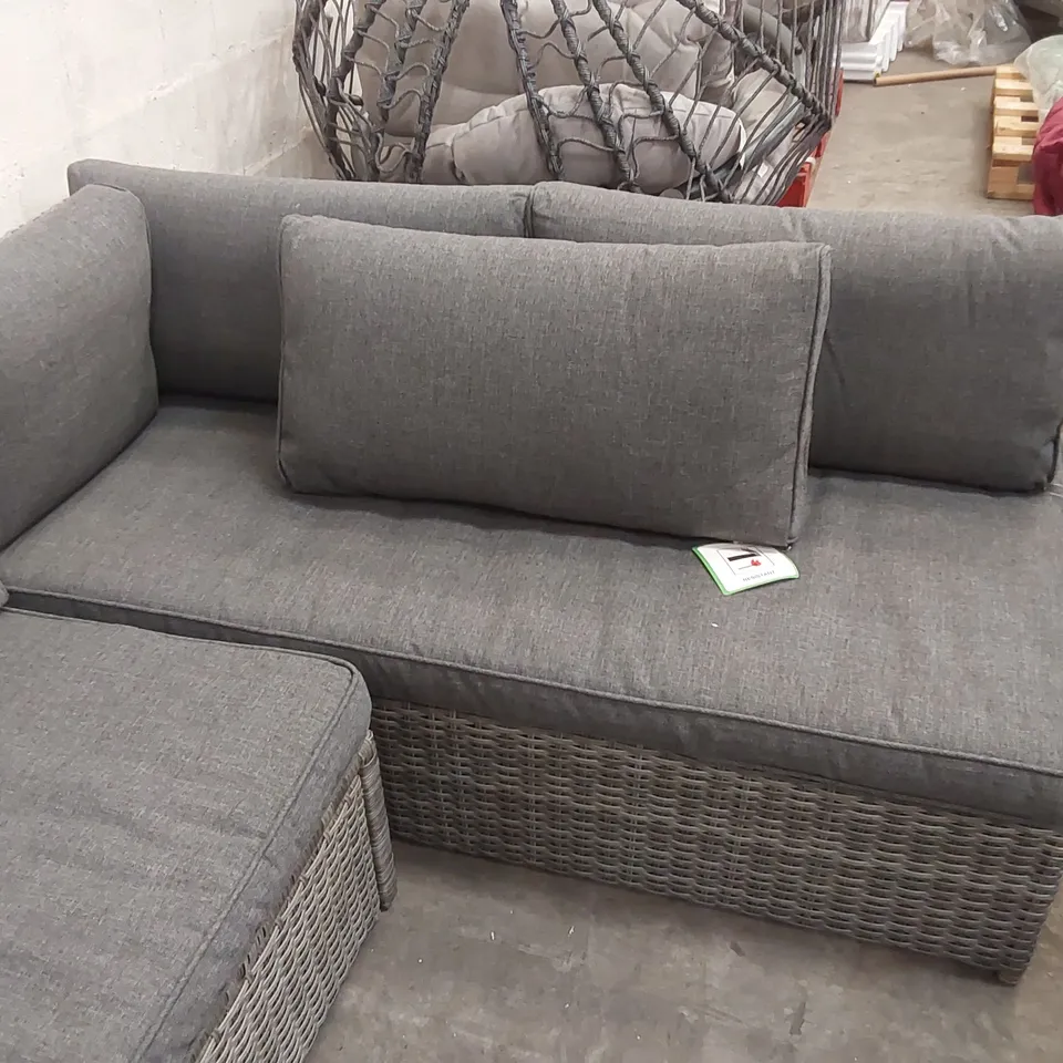 GARDEN AND PATIO OUTDOOR RATTAN CORNER SOFA WITH CUSHIONS 