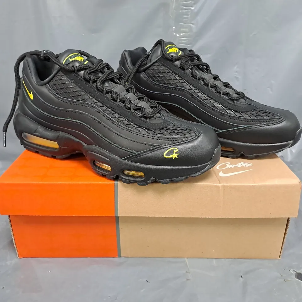 BOXED PAIR OF NIKE AIR MAX 95 SP SHOES IN BLACK SIZE UK 8