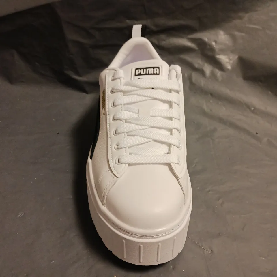 BOXED PAIR OF PUMA CHUNKY TRAINERS IN WHITE UK SIZE 4