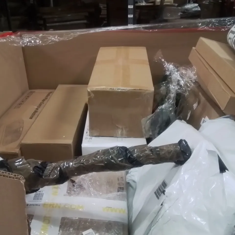 PALLET OF ASSORTED HOUSEHOLD GOODS AND PRODUCTS TO INCLUDE;GOLF PUTTING TRAINER,ELECTRIC FAN HEATER, MINI VIBRATION PLATE, TOILET SEAT AND OTHER ASSORTED ITEMS...