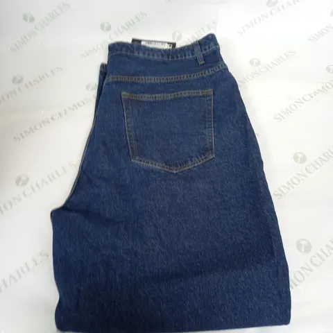 BOOHOO BASIC HIGH RISE MOM JEANS SIZE 18