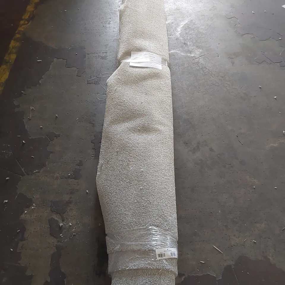 ROLL OF QUALITY CORNICHE SIDEWALK CARPET - APPROXIMATELY 2.35 x 4m