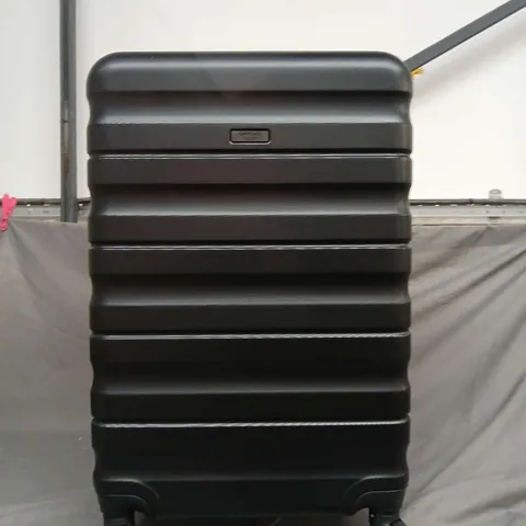 ANYDAY FOUR WHEELED SUITCASE BLACK