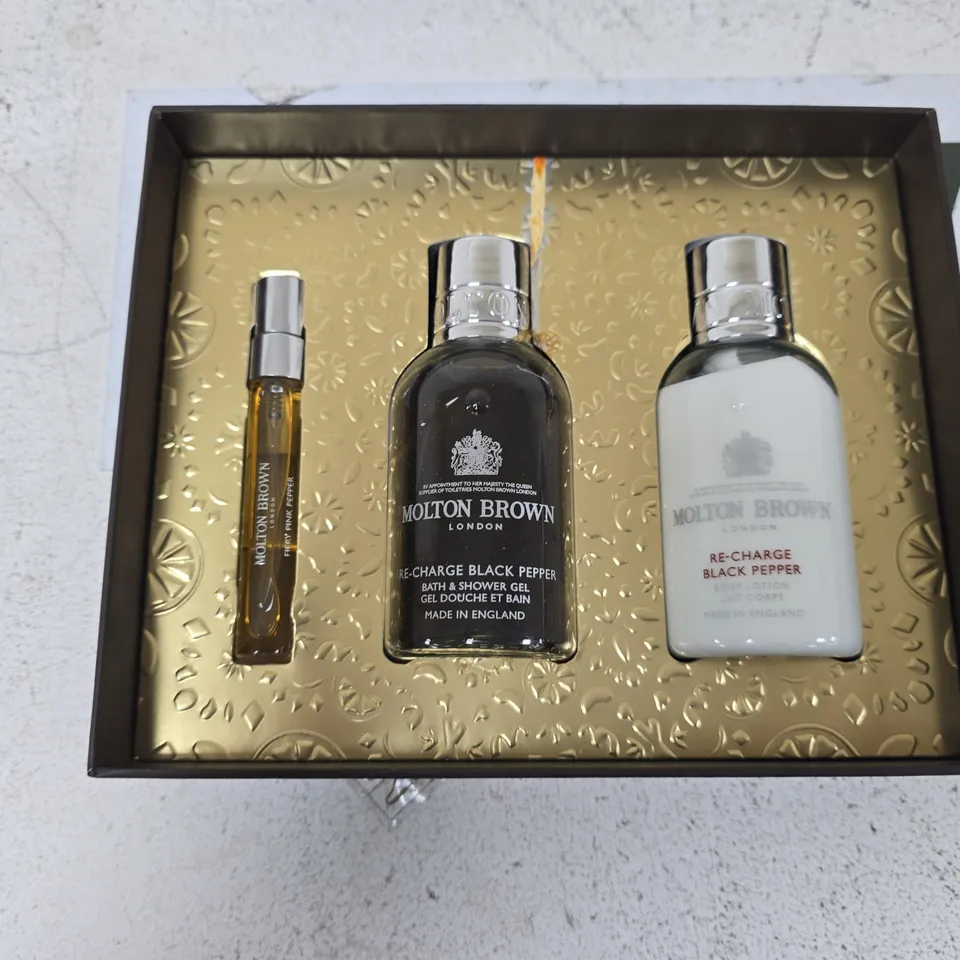 MOLTON BROWN LONDON RE-CHARGE BLACK PEPPER GIFT SET
