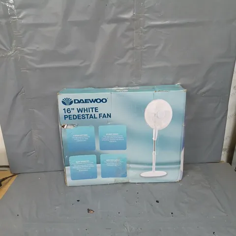 BOXED DAEWOO 16" PEDESTAL FAN IN WHITE