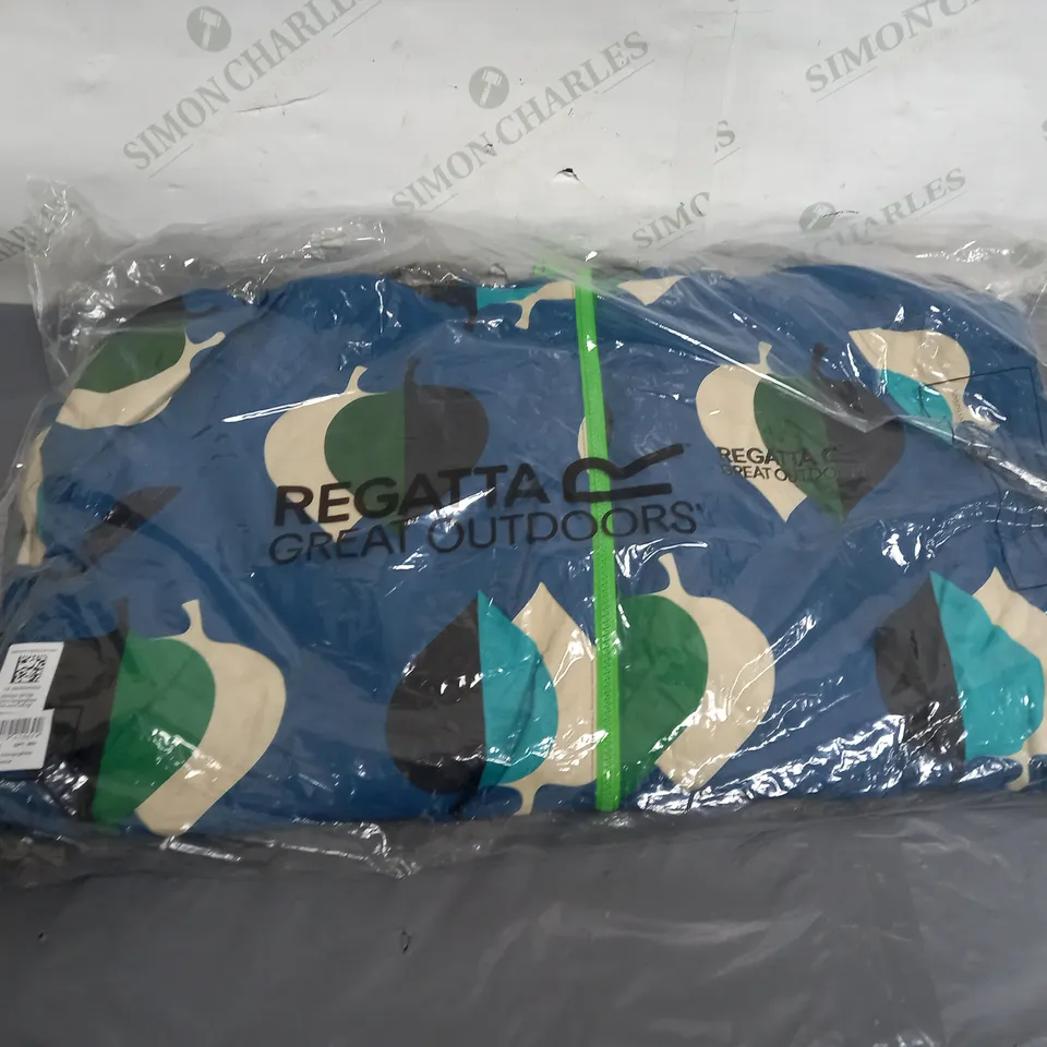 BAGGED REGATTA ORLA CHANGING ROBE SIZE UNSPECIFIED