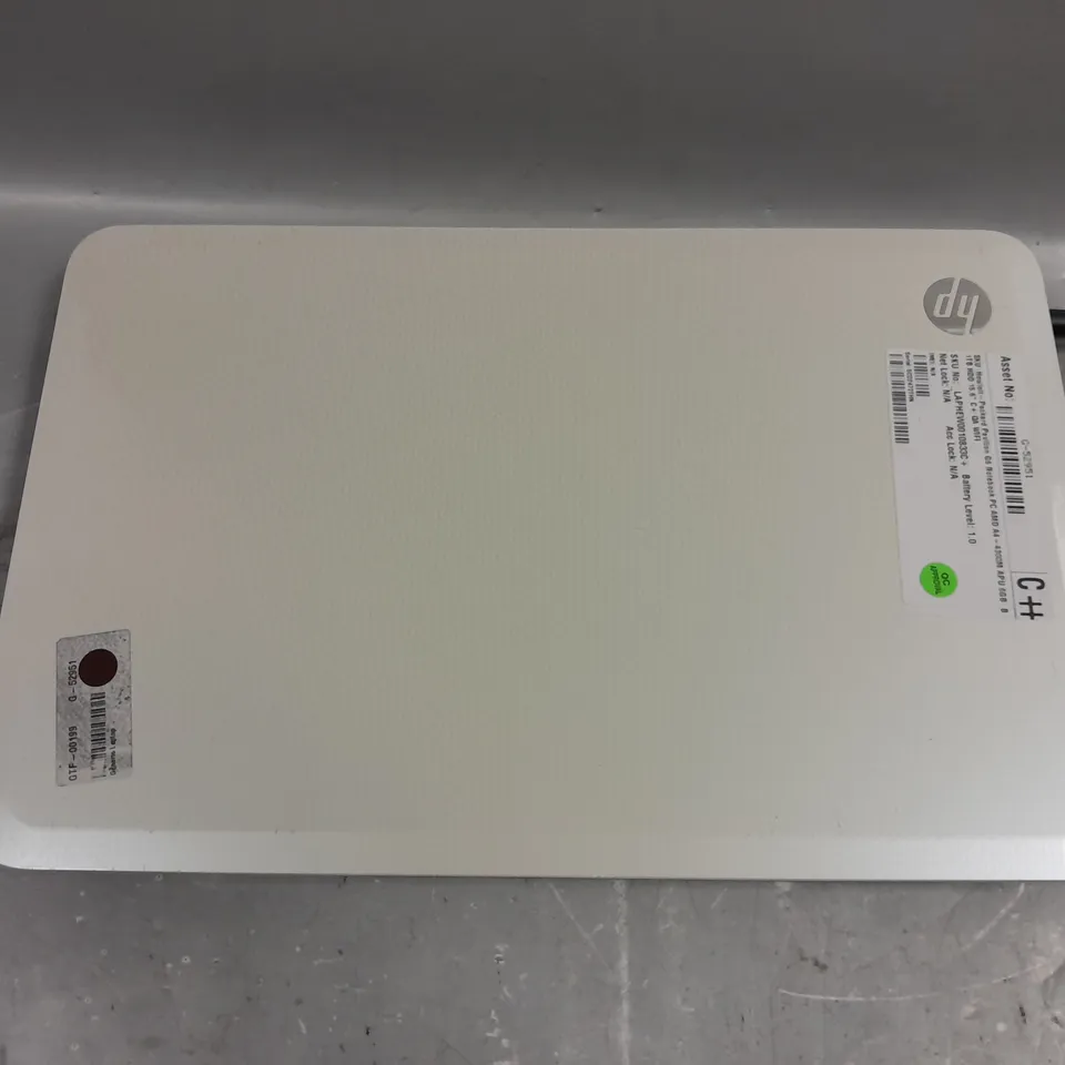 HP PAVILION G6 NOTEBOOK IN WHITE
