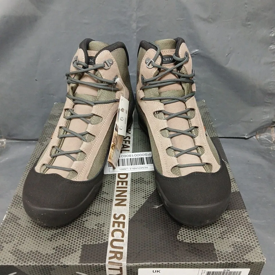 BOXED PAIR OF AKU TACTICAL SPIDER II BOOTS - 10.5