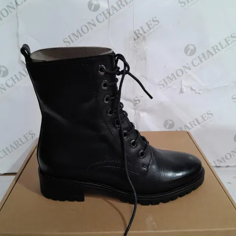 BOXED PAIR OF DUNE LONDON PRESTONE LEATHER CLEATED HIKER BOOTS IN BLACK UK SIZE 4