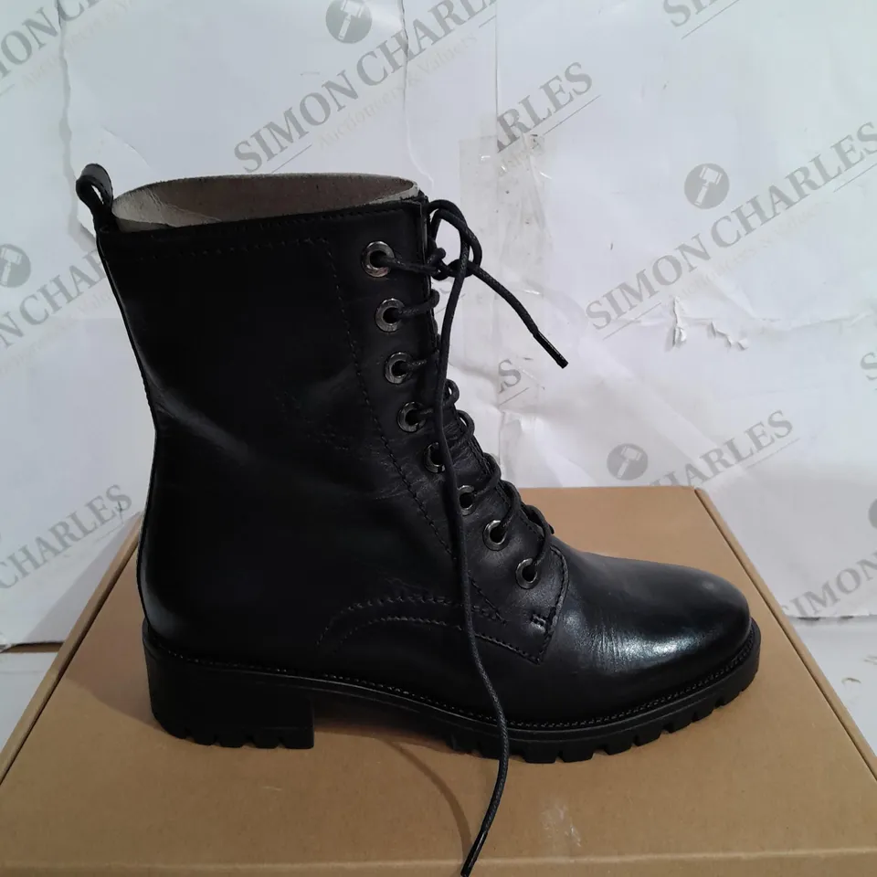 BOXED PAIR OF DUNE LONDON PRESTONE LEATHER CLEATED HIKER BOOTS IN BLACK UK SIZE 4