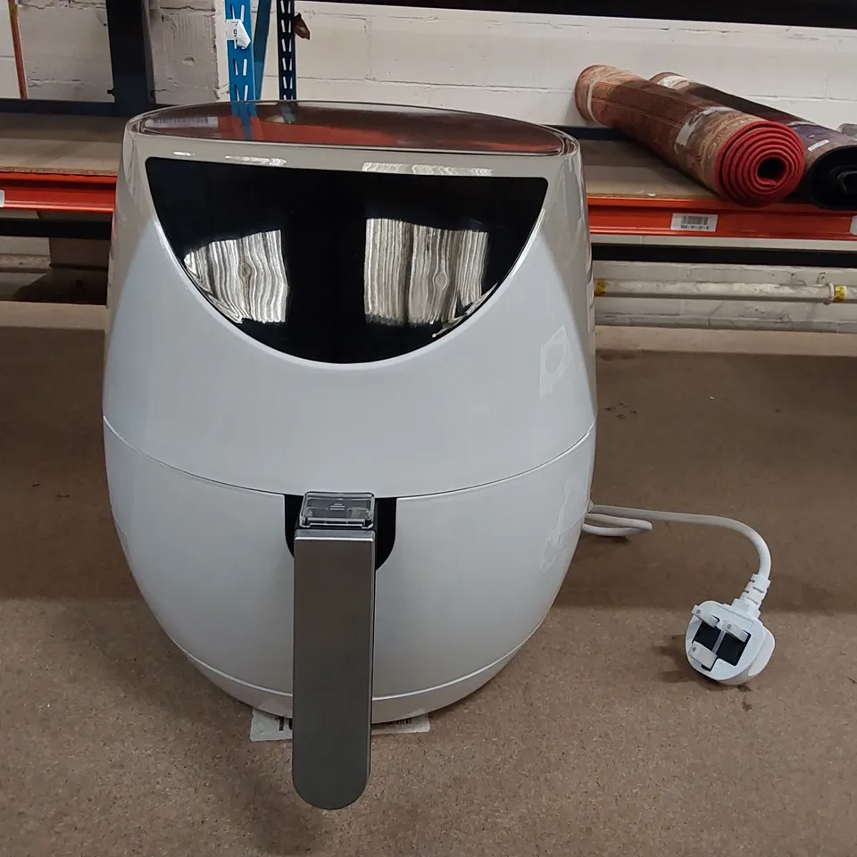 BOXED 3.5L JOSH KITCHEN SUPER CHEF AIR FRYER - WHITE (1 BOX)