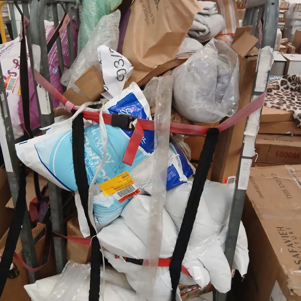 CAGE OF ASSORTED PRODUCTS TO INCLUDE; FUSION LENNOX CURTAINS, CATHERINE LANSFIELD CURTAINS, CERAMELON PAN SET AND SARAH JAYNE CUSHIONS