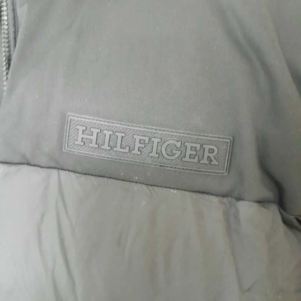 TOMMY HILFIGER NEW YORK PUFFER JACKET IN BLACK SIZE 3XL