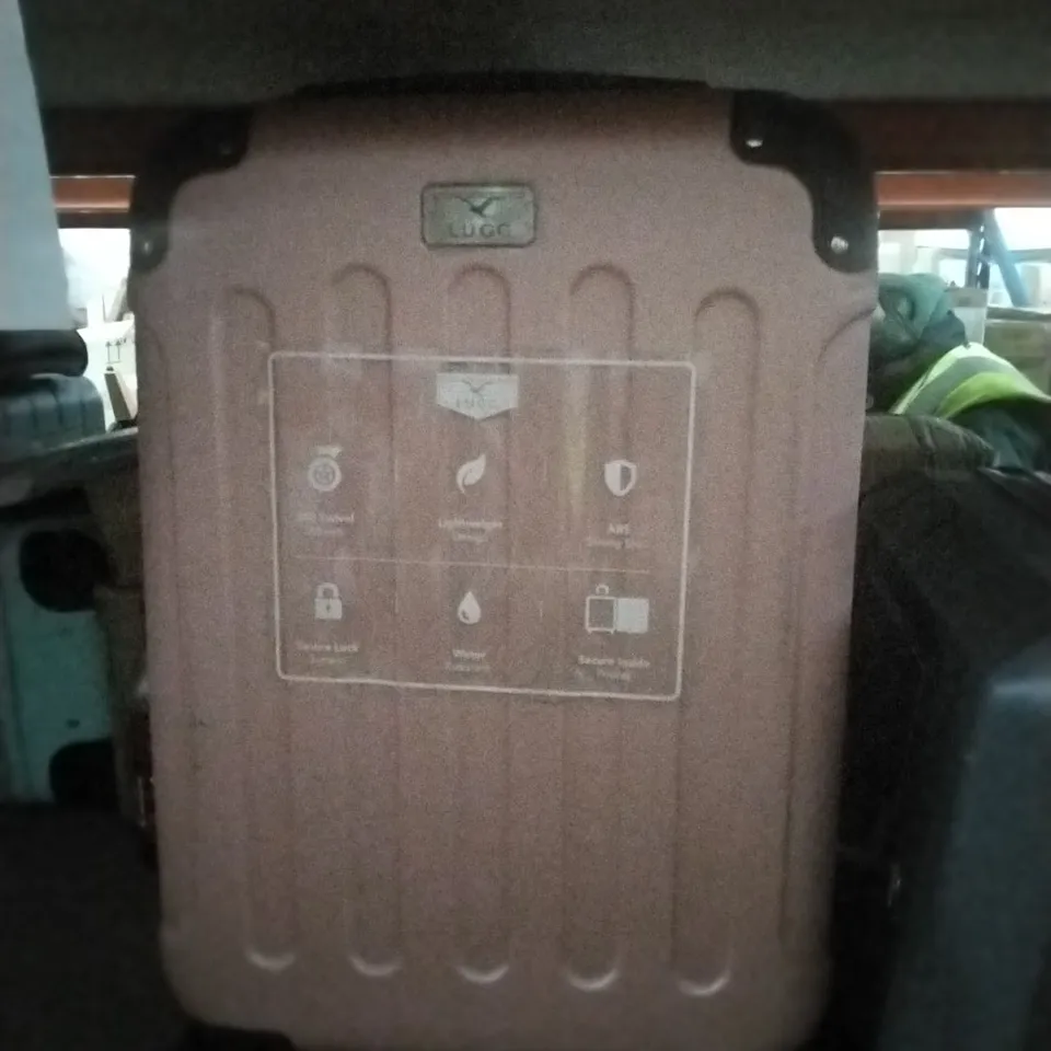 LUGG PINK CABIN SUIT CASE IN PINK 