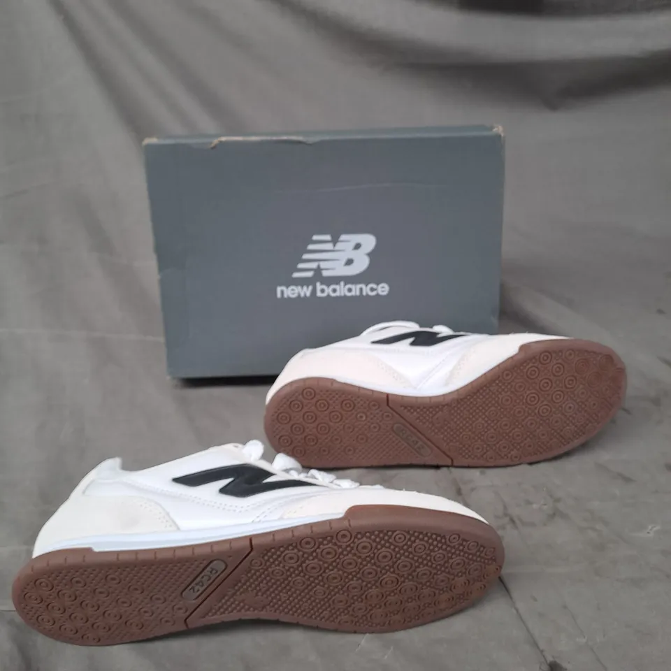 BOXED PAIR OF NEW BALANCE RC42 CREAM UK 5
