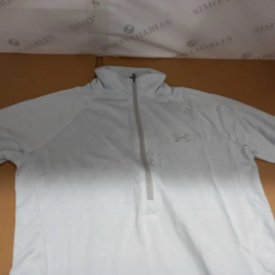 UNDER ARMOUR 1/4 ZIPPED SHIRT SIZE M
