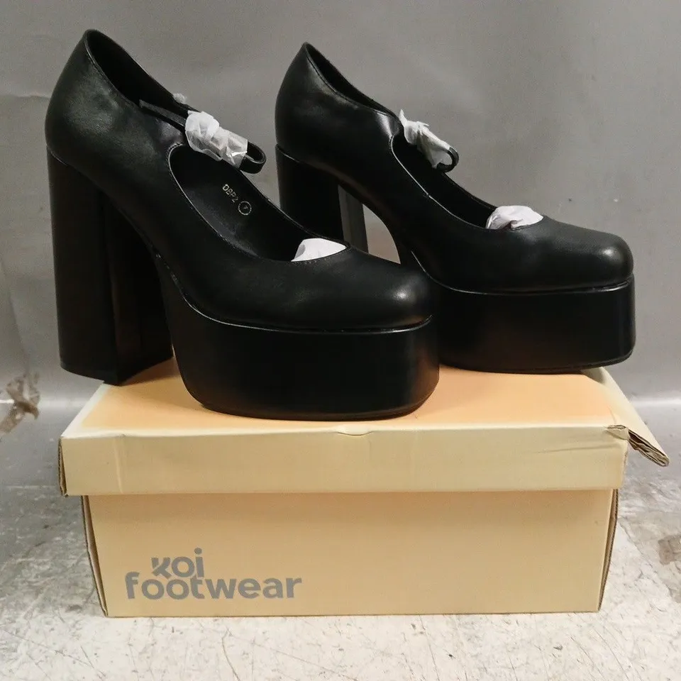BOXED PAIR OF KOI DARKBLOOM BLACK PLATFORM HEELS SIZE UK 7