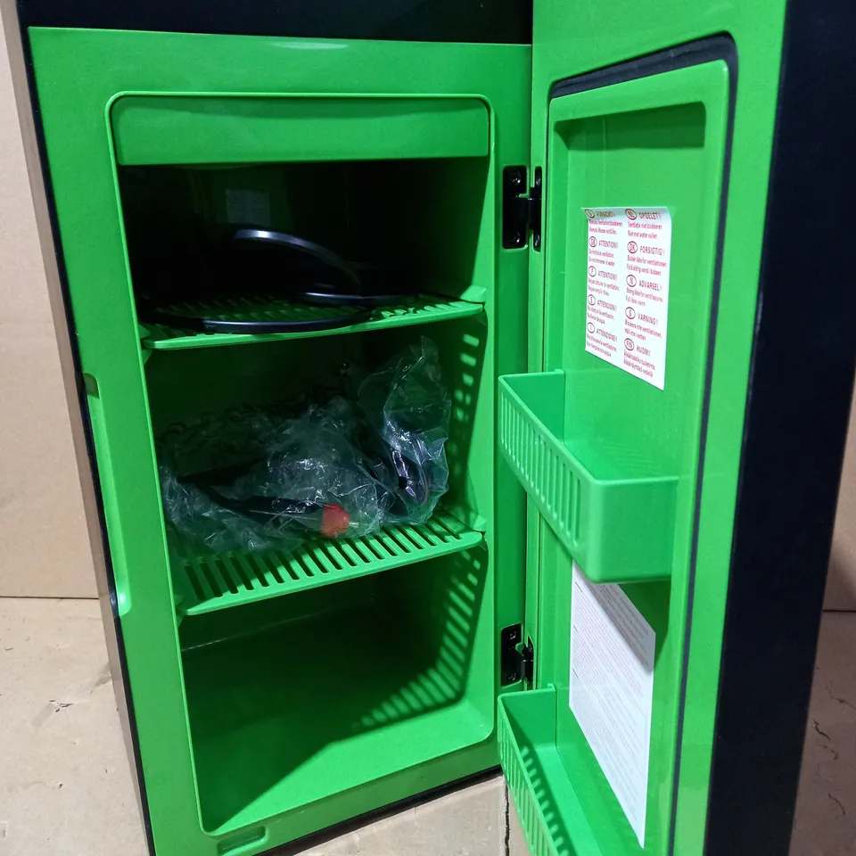 UKONIC XBOX SERIES X REPLICA MINI FRIDGE