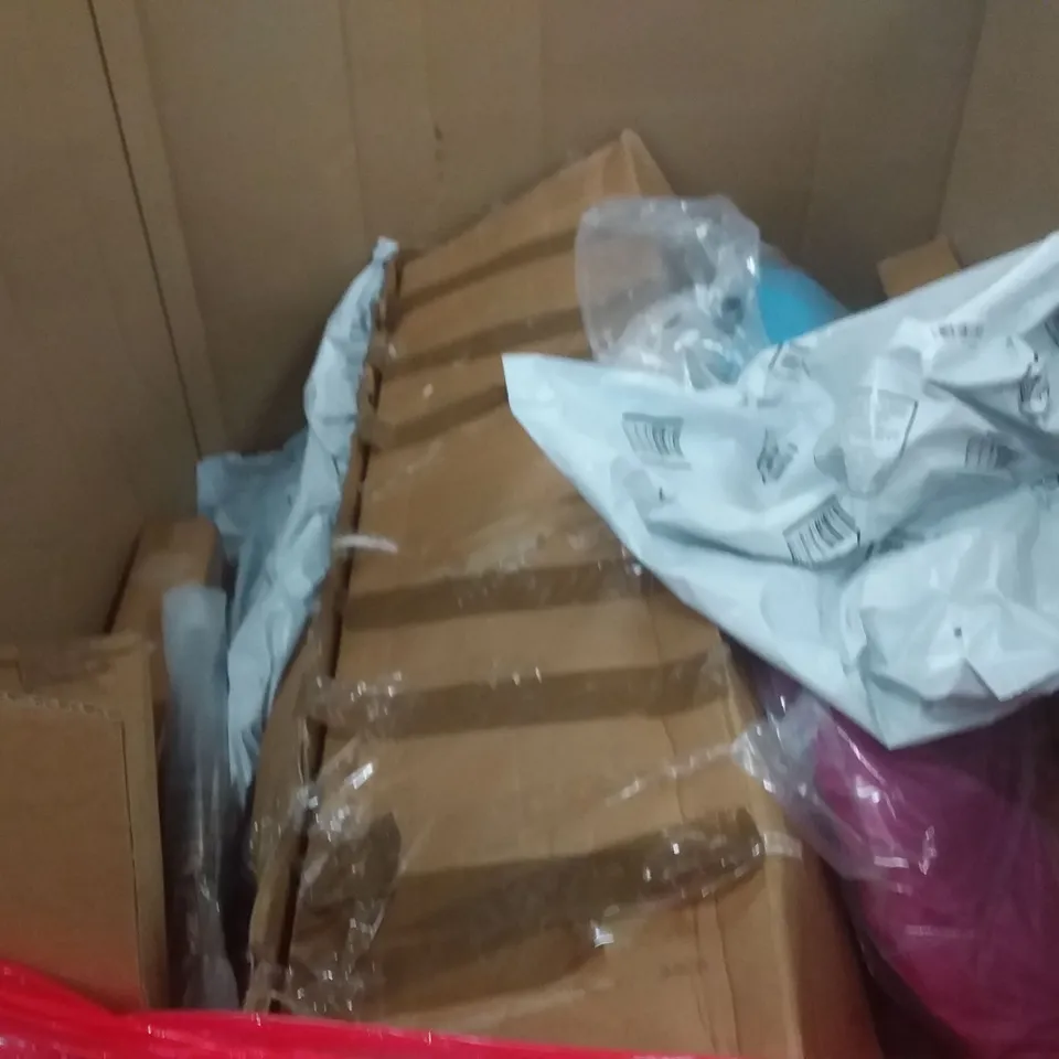 PALLET OF ASSORTED ITEMS INCLUDING VINTEZ PRIVACY SCREEN, TRI-MONITER MOUNT, AIR COOLER, GRUNTEK SPRINKLER, YUGA YOGA MAT, PORTABLE AIR CONDITIONER 