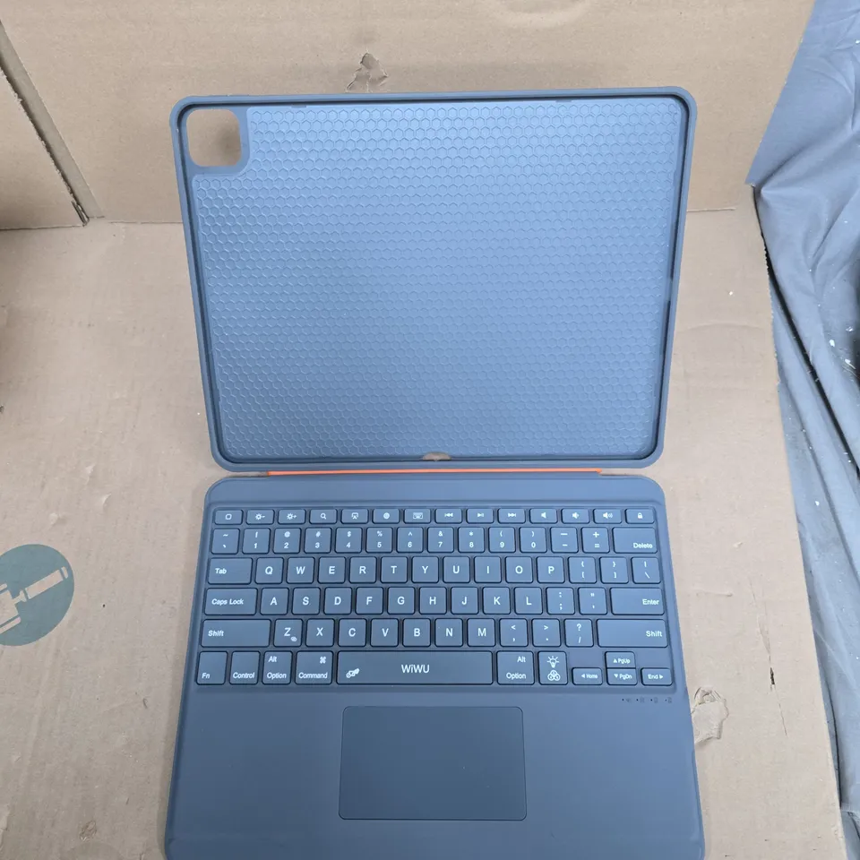 WIWU IPAD KEYBOARD CASE WITH MAGNETIC DETACHABLE KEYBOARD 13"