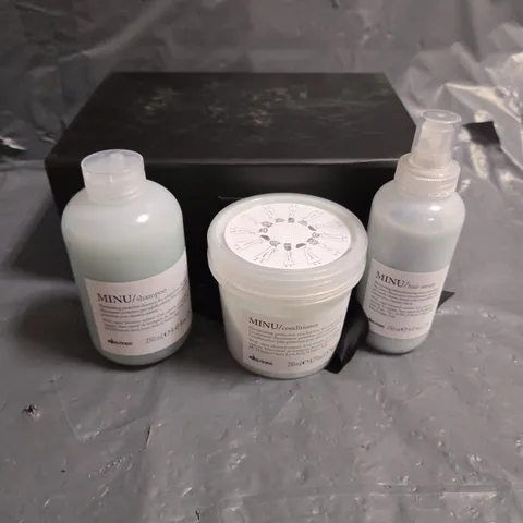 BOXED DAVINES MINU SHAMPOO, CONDITIONER & HAIR SERUM GIFT SET