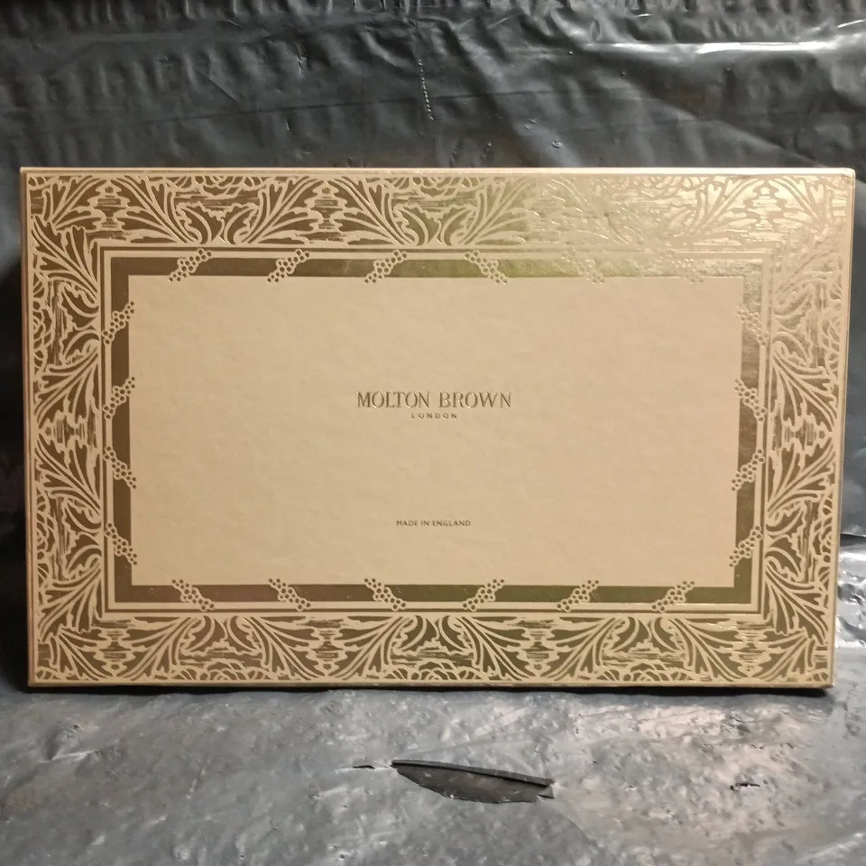MOLTON BROWN LONDON BATH & SHOWER GEL GIFT SET