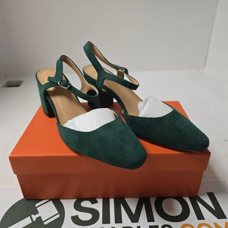 GRACE EVERY STEP GREEN WOMENS HEAL SHOES SIZE 38 BOXED