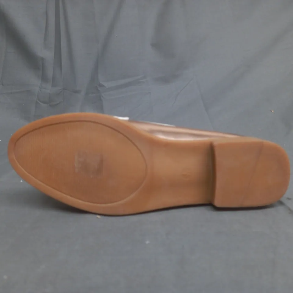 BOXED PAIR OF KELSI ROSE GOLD LOAFERS SIZE 4