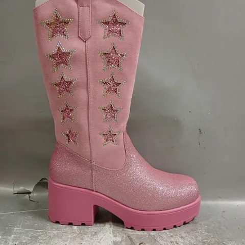 BOXED PAIR OF KOI PASTEL SUPERNOVA CHUNKY WESTERN BOOTS IN PINK SIZE UK 9