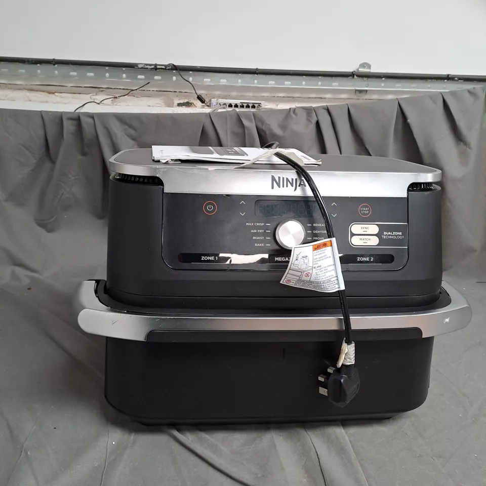 NINJA 10.4L FOODI FLEXDRAWER DUAL AIR FRYER IN BLACK AF500UK