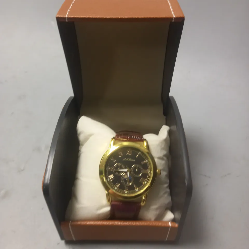 LA BANUS STAINLESS STEEL CHRONOGRAPH WATCH WITH LEATHER STRAP IN GIFT BOX