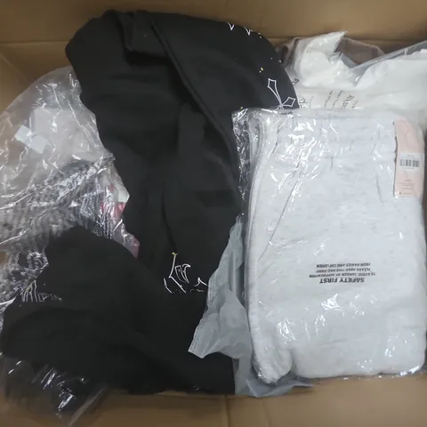 LARGE BOX OF APPROXIMATELY 25 ASSORTED CLOTHING ITEMS IN VARIOUS COLOURS, STYLES AND SIZES - COLLECTION ONLY