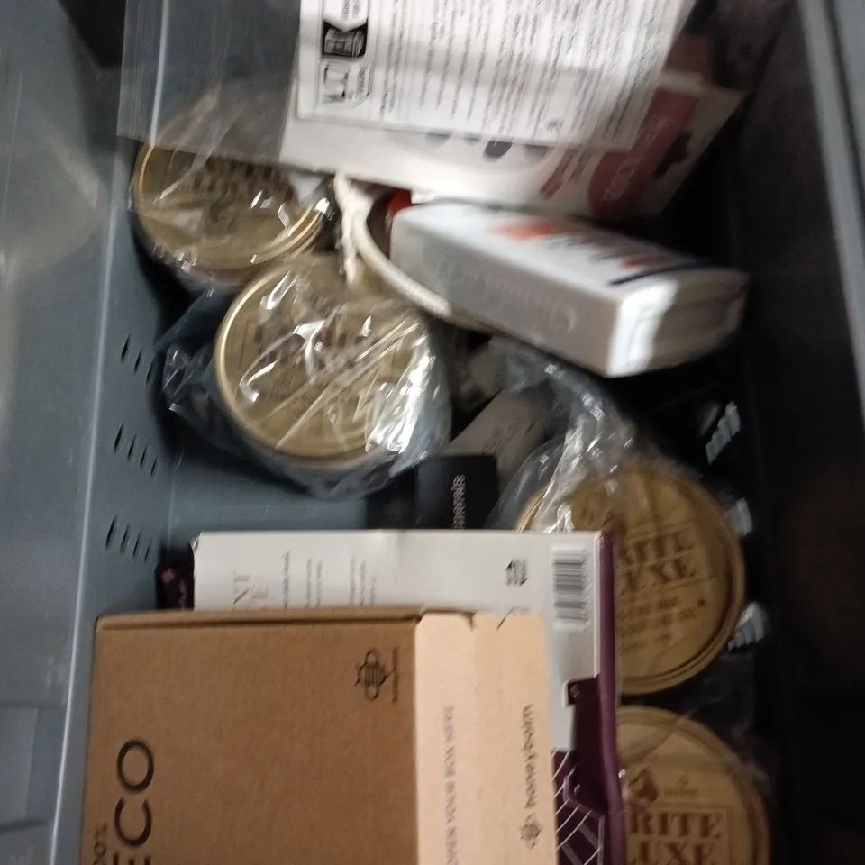 APPROXIMATEY 20 ASSORTED HEALTH AND BEAUTY PRODUCTS TO INCLUDE - E45 LOTION - GILLETTE BLUE II RAZORS AND FACIAL SHEET MASKS