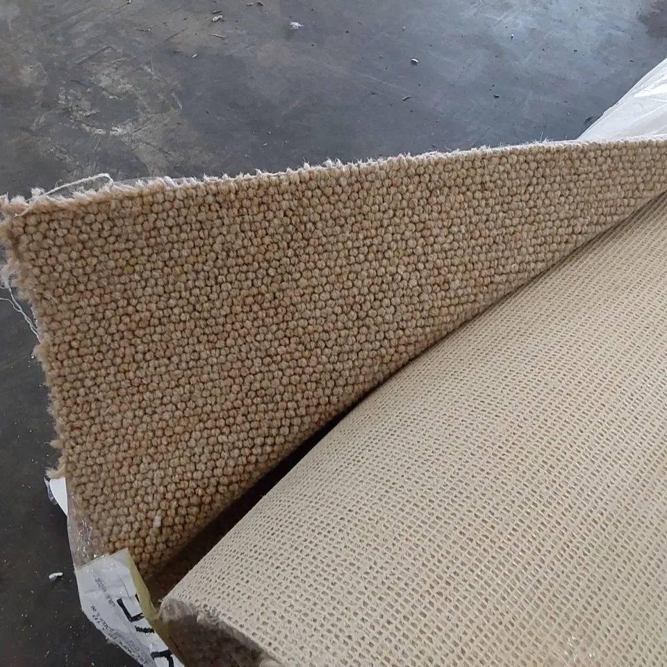 ROLL OF QUALITY SISAL WEAVE STYLE WILD GINGER CARPET // SIZE: APPROXIMATELY 5 X 4.5m