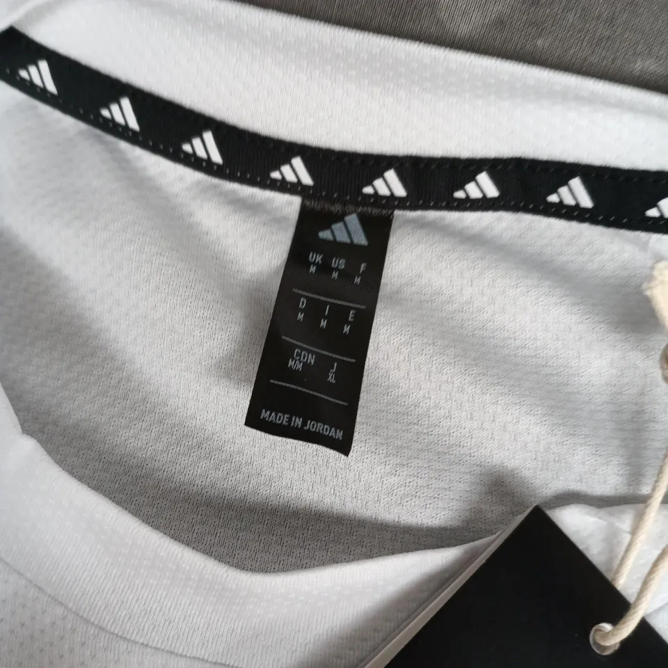 ADIDAS TRAINING ESSENTIALS BASE TEE – WHITE/BLACK, UK M