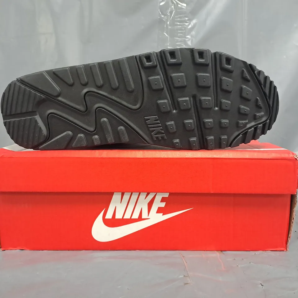 BOXED PAIR OF NIKE AIR MAX 90 SURPLUS SHOES IN BLACK/GREEN SIZE UK 8.5
