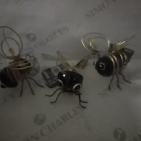 SET OF 3 SOLAR HANGING BEE'S