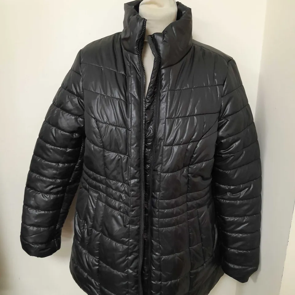 APPROXIMATELY 15 ASSORTED ITEMS TO INCLUDE HELENE BERMAN QUILTED COAT, RUTH LANGFORD COAT, CENTIGRADE JACKET 
