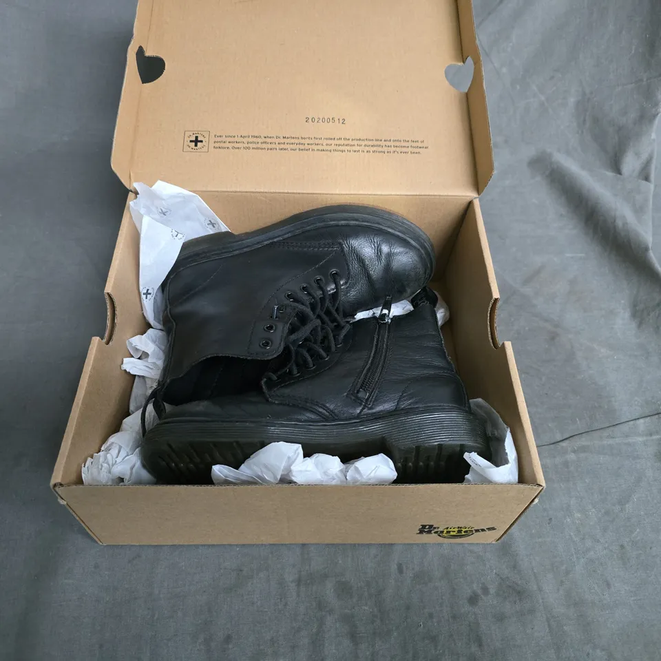 DR. MARTENS BLACK LEATHER BOOTS – BOXED