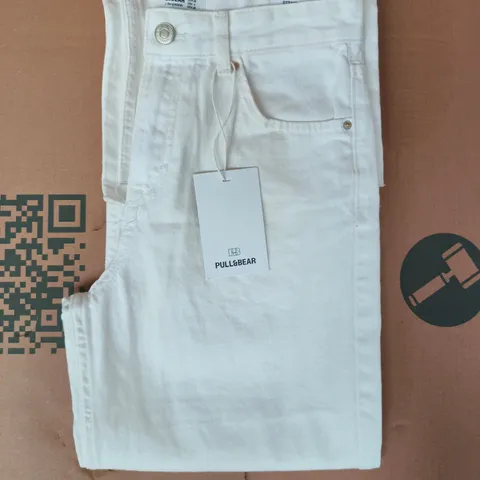 PULL & BEAR STRAIGHT WIDE FIT HIGH RISE JEANS IN WHITE SIZE UK 8