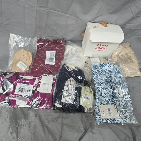 APPROXIMATELY 20 ASSORTED CLOTHING ITEMS IN VARIOUS COLOURS, SIZES, AND STYLES TO INCLUDE BRANDS SUCH AS CYBERJAMMIES, PRIMADONNA, MAISON LEJABY, ETC