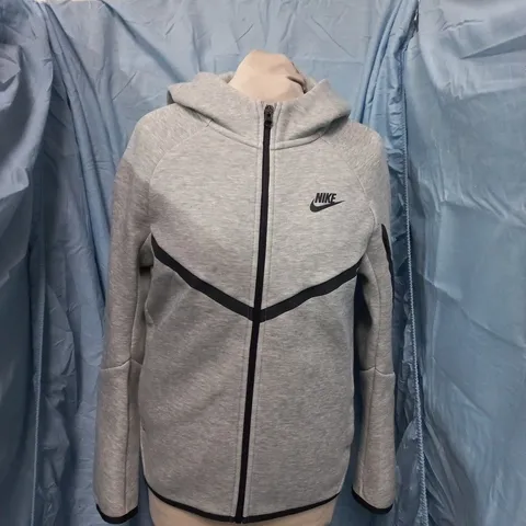 CHILDREN'S NIKE GREY ZIP HOODIE – UK SIZE L (EU 147-158 CM) MADE IN CAMBODIA