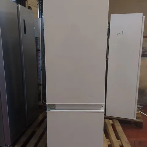 LOGIK LIFF7024 INTEGRATED 70/30 FRIDGE FREEZER - SLIDING HINGE