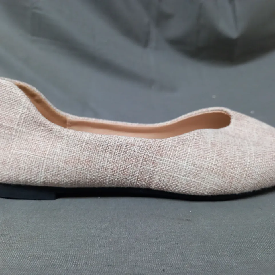 BOXED PAIR OF DESIGNER SLIP-ON SHOES IN SAND EU SIZE 36