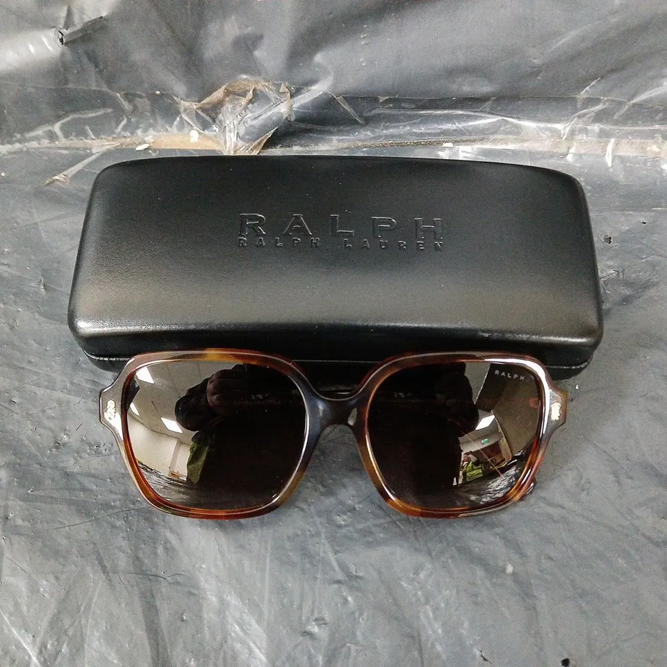 RALPH LAUREN OVERSIZED SUNGLASSES 