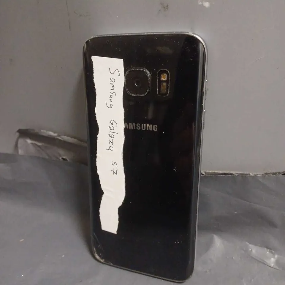 SAMSUNG GALAXY S7 MOBIULE PHONE