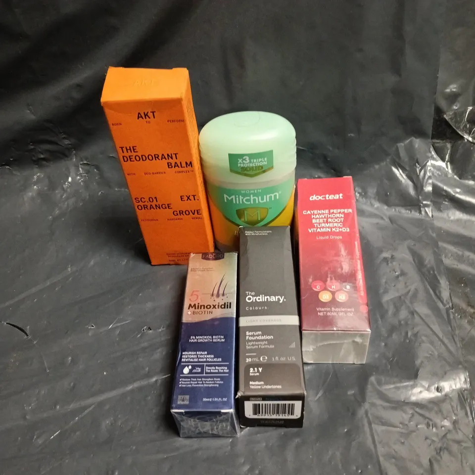 APPROXIMATELY 15 ASSORTED ITEMS OF COSMETICS INCLUDING THE ORDINARY SERUM FOUNDATION, MINOXIDIL BIOTIN 5%, MITCHUM DEORDORANT AND ORANGE GROVE DEODORANT BALM