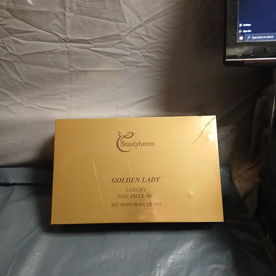 BEAUTYURESS GOLDEN LADY LUXURY NINE-PIECE-SET